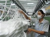 Phát triển quần áo đồng phục, bảo hộ lao động cho thị trường trong nước