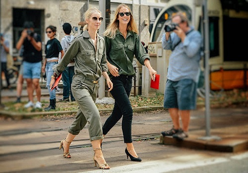 Vải Kaki: Nguồn gốc và tính ứng dụng thực tế hiện nay